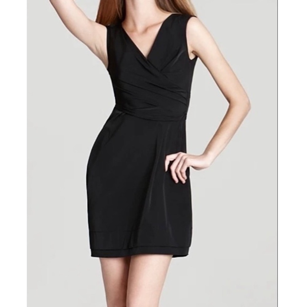 Diane von Furstenberg Neeta Crisp Poplin Black Sleeveless V-Neck‎ Dress 6